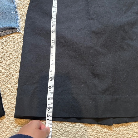 Banana Republic Black Pencil Skirt - Picture 2 of 7